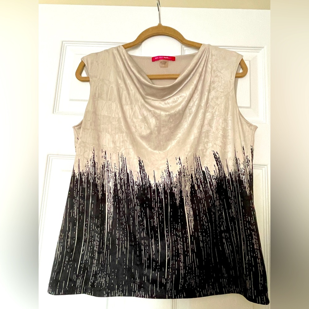Women’s Sleeveless Blouse